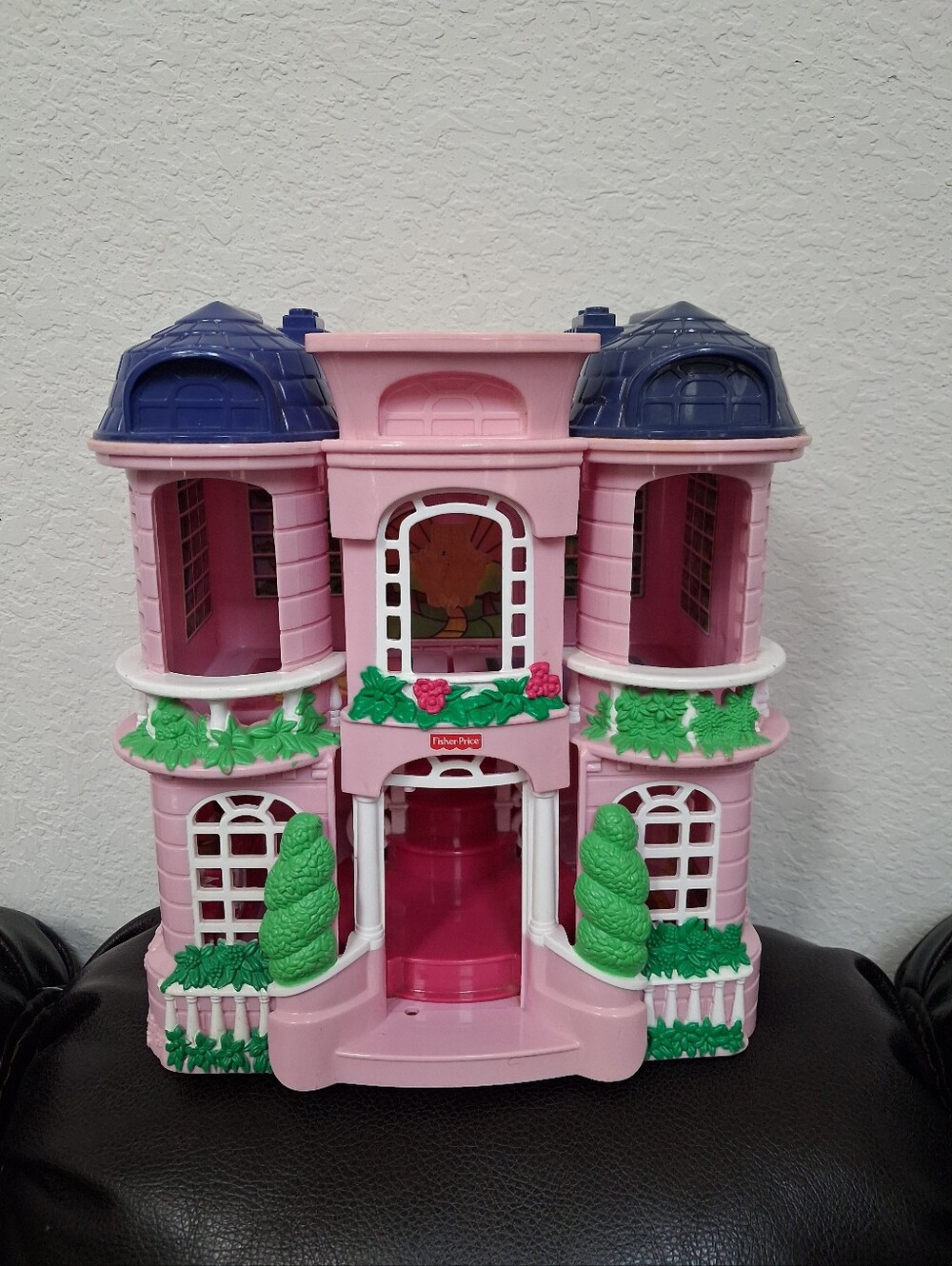 2001 Mattel Fisher Price Sweet Street Townhouse